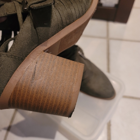 Army green cut-out boots - Picture 8 of 13